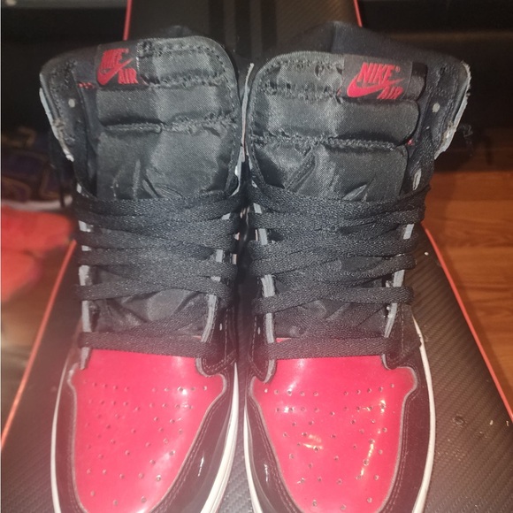 Nike jordan 1s ( paten bred )